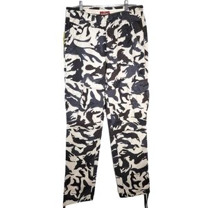Match tan gray black camouflage cargo pants Size Large NWT